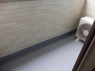 落ち着いた時間を過ごせるバルコニーです