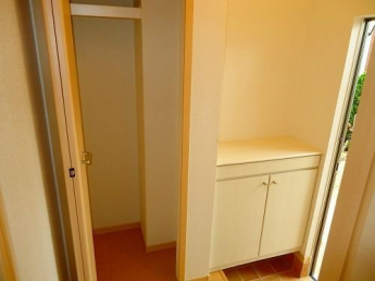 明るい玄関です