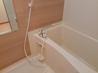 落ち着いた空間のお風呂です