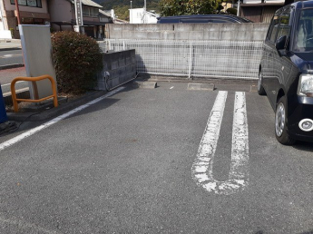 駐車場があるので、車を買う予定の方も安心です