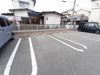 駐車場があるので、車を買う予定の方も安心です