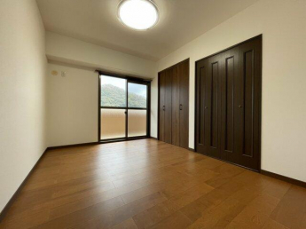 6帖の南東洋室です。