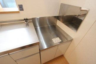 コンパクトなキッチンで掃除もラクラク
