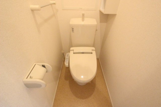 コンパクトで使いやすいトイレです