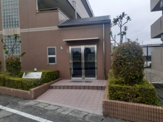 毎日通るエントランスはこのようになっています