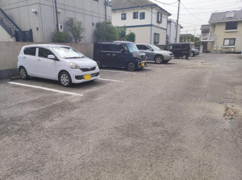 【駐車場】