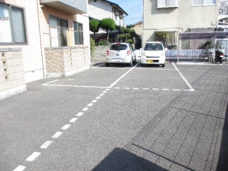 【駐車場】