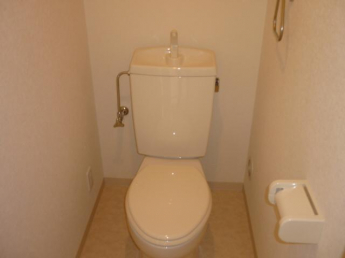 シンプルで使いやすいトイレです