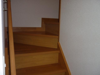 内装は落ち着いています