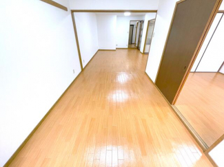 洋室６帖（南西）をＬＤＫ１４．８帖と結合しＬＤＫ２０．８帖