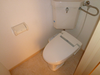 コンパクトで使いやすいトイレです