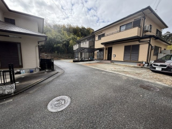 【前面道路含む現地写真】