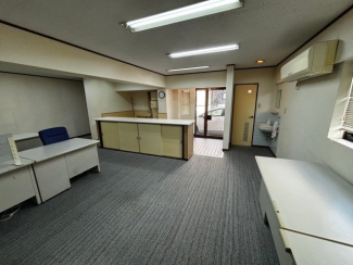 武庫川駅徒歩10分の好立地で通勤しやすい。