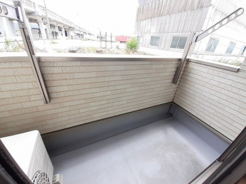 陽当たり良好なバルコニーです
