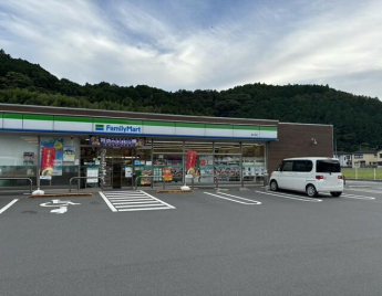 ファミリーマート西大洲店まで2819m