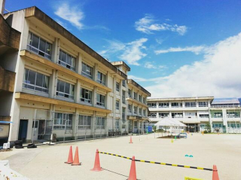 大洲市立平野小学校まで1785m