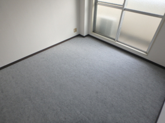 たっぷりの陽光に包まれる明るい住まい