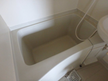 コンパクトで使いやすいお風呂です