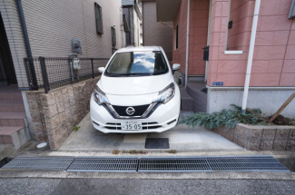 【駐車場】