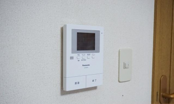 ★ＴＶ付インターホンなので防犯に安心です