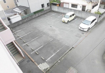 ★駐車場があるので、車を買う予定の方も安心です