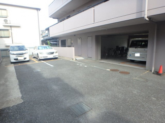 【駐車場】