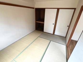 【寝室】