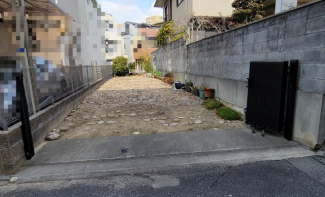 未利用地が約24坪ございます。駐車場や菜園などとして利用できます。