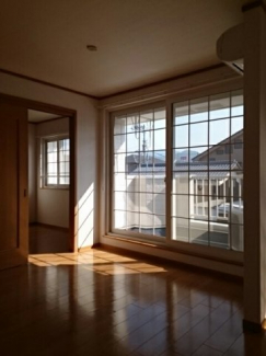 こちらのリビングで趣味の時間をお楽しみください