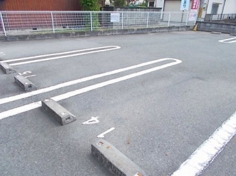 【駐車場】