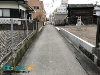 南側前面道路