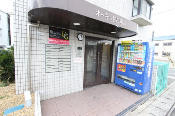 清潔なエントランスです