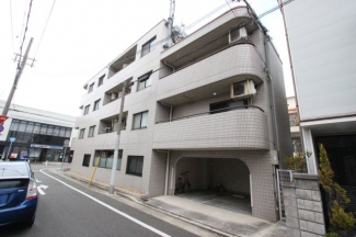 落ち着いた雰囲気の外観です