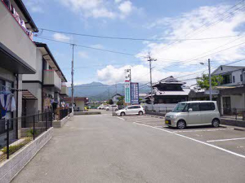 【駐車場】