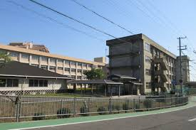 明石市立朝霧中学校まで1488m