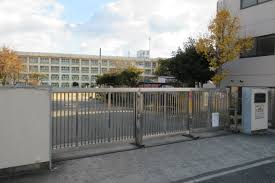 明石市立朝霧小学校まで541m