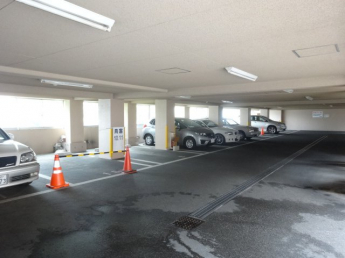 【駐車場】