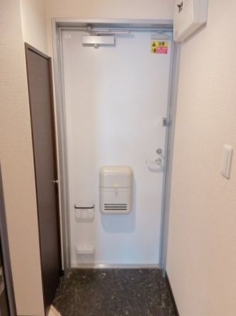 収納もある玄関です