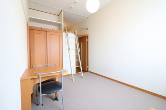 こちらの居間で趣味の時間をお楽しみください