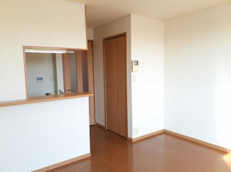 ゆったり過ごせる居間です