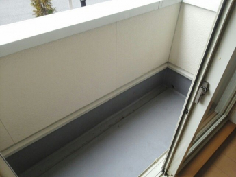 外からの目が気にならないバルコニーで洗濯物が干せます