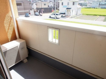 落ち着いた時間を過ごせるバルコニーです