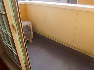 落ち着いた時間を過ごせるバルコニーです