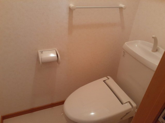 清潔感のあるトイレです
