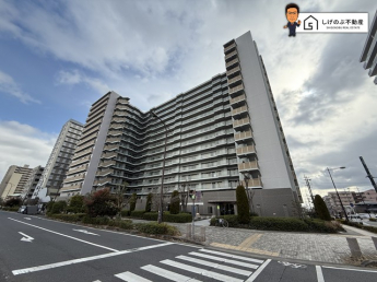 ペット飼育可(規約あり)
高層階のため眺望良好♪
徒歩圏内にスーパーやコンビニエンスストアが充実しているので買い物にとても便利です♪