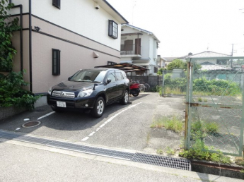 【駐車場】