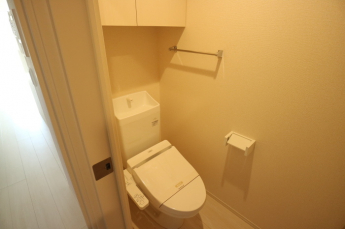 清潔感のあるトイレです
