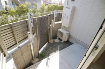陽当たり良好なバルコニーです