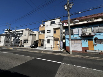 【前面道路含む現地写真】