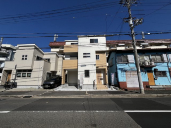 【前面道路含む現地写真】